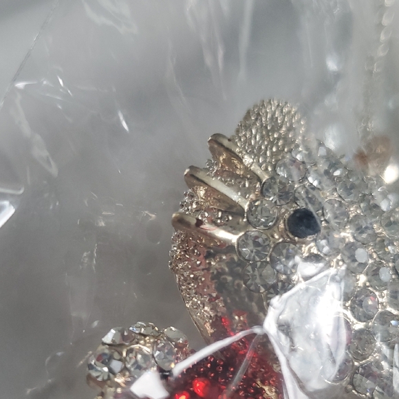 Sparkling Crystal Cat Pendant with Red Accents - Picture 6 of 7